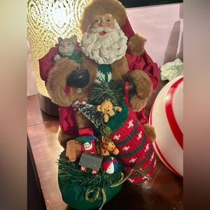 🎅 Vintage 11” Santa Figurine with Toys & Kitten – Classic Christmas Decor